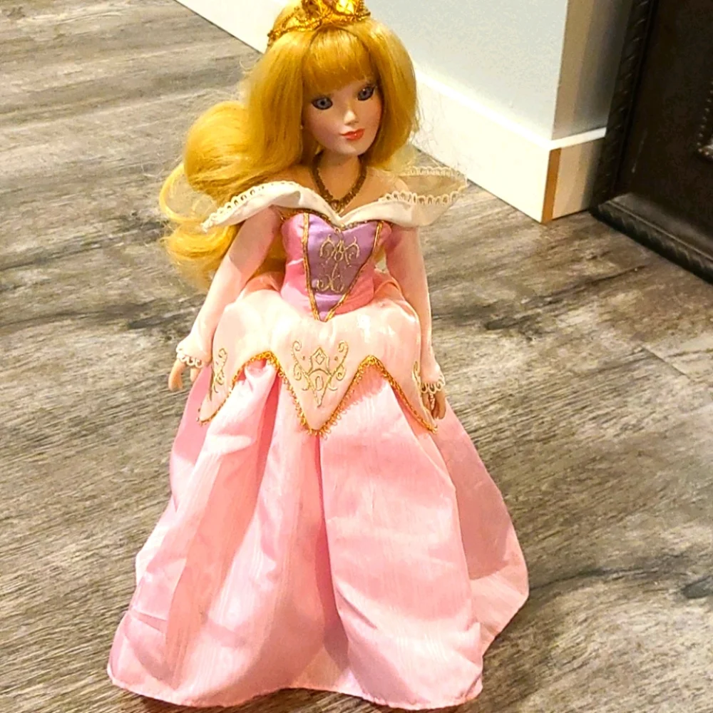 Disney Aurora porcelain 17inch keepsake doll